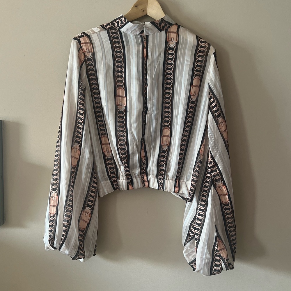 GRACIA semi sheer long bishop sleeve chain pattern top - Picture 6 of 9
